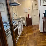 Pensjonat Regal House Capucci 6 Rzym