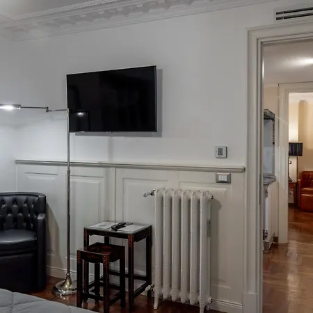 Regal House Capucci 6 4* Řím