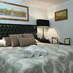 Regal House Capucci 6 4* Roma