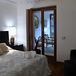 Regal House Capucci 6 Konukevi Roma