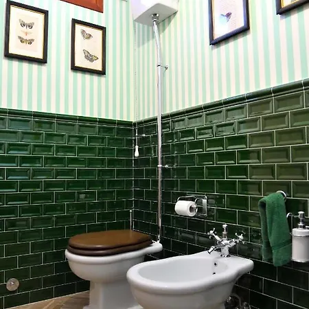 Pensjonat Regal House Capucci 6