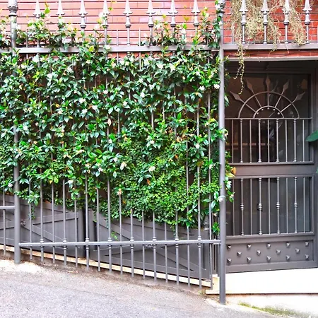 Regal House Capucci 6 4* Roma