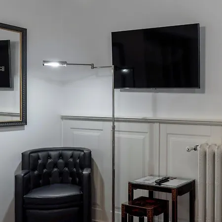 Pensjonat Regal House Capucci 6