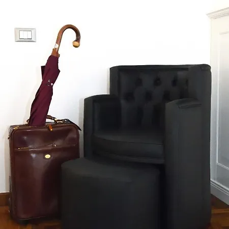 Πανσιόν Regal House Capucci 6